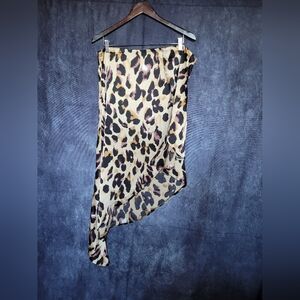 ✨️3/$25✨️ Boohoo Plus Size Animal Print Asymmetrical Skirt